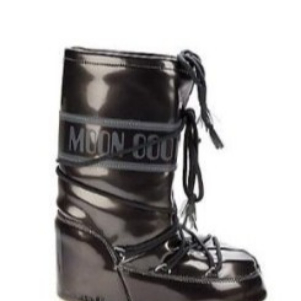 New Authentic girls Moon Boots. Size EU 23/26. US 7C/9.5C.